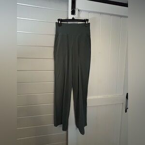 Lululemon High-Waisted Green Women's Pants